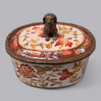Antike Porzellandose Wong Lee 1895 mit Hundefigur