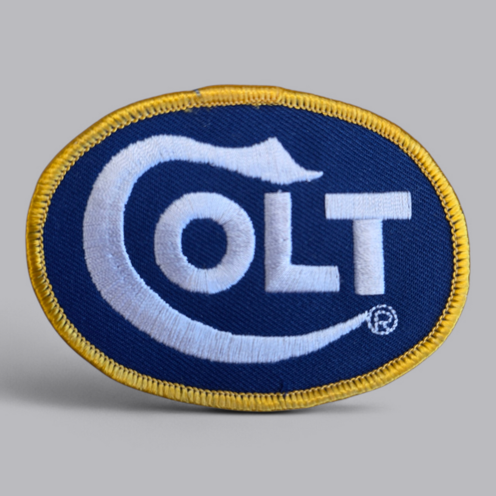 Authentisches Marken-Statement: Bestickter Colt Logo Aufnäher