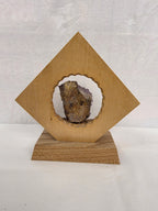 Handgearbeitetes Amethyst-Arrangement im Holzrahmen