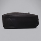 Elegante Guess Handtasche – Klassisches Schwarz – Neuwertig