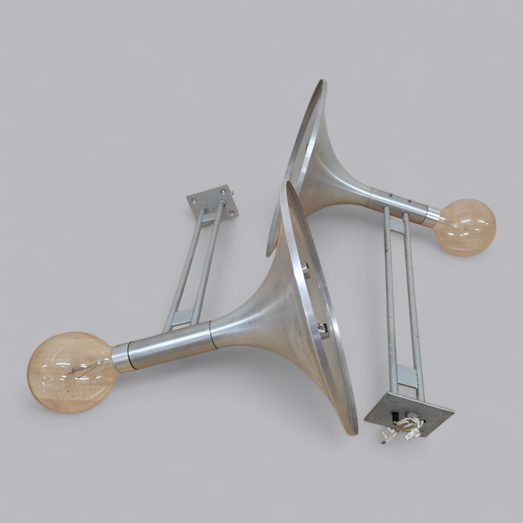Retro-Futuristisches Aluminium Wandlampen Duo