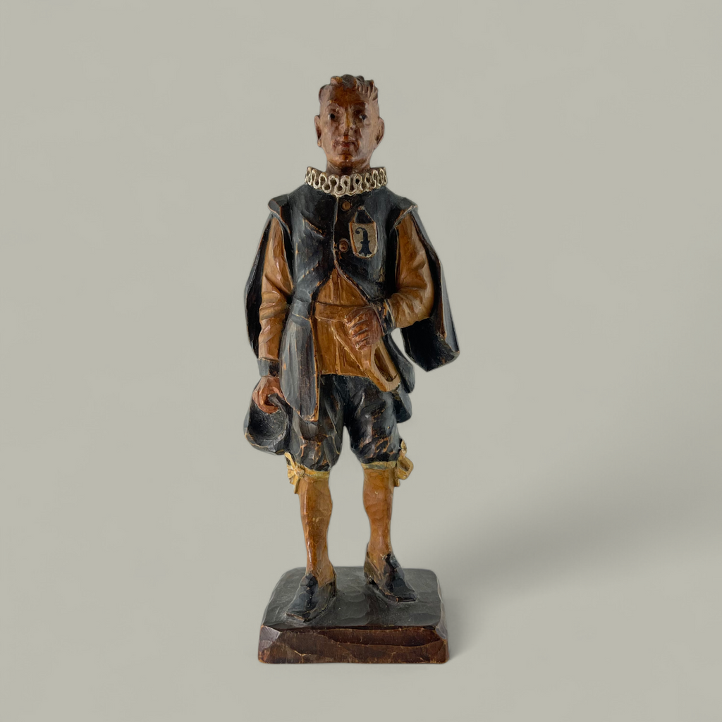 Handgeschnitzte Bürgi Originalfigur in historischer Tracht