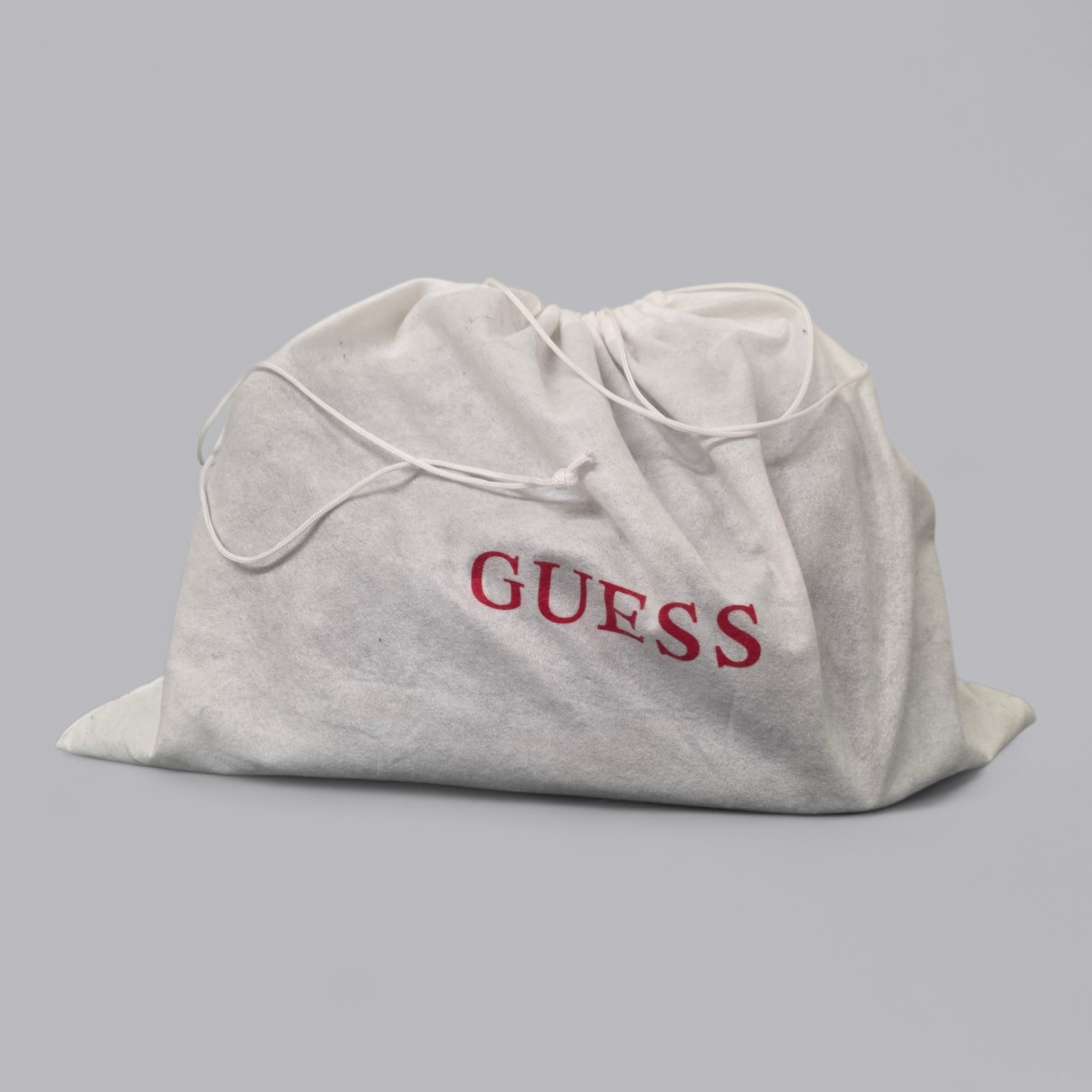 Elegante Guess Handtasche – Klassisches Schwarz – Neuwertig
