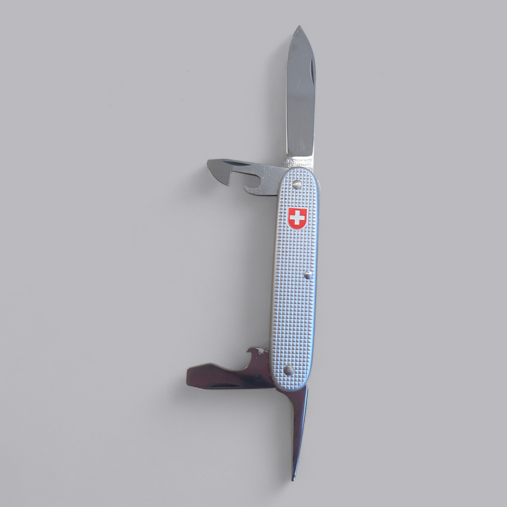 Schweizer Präzision für die Hosentasche: Victorinox Alox Pioneer