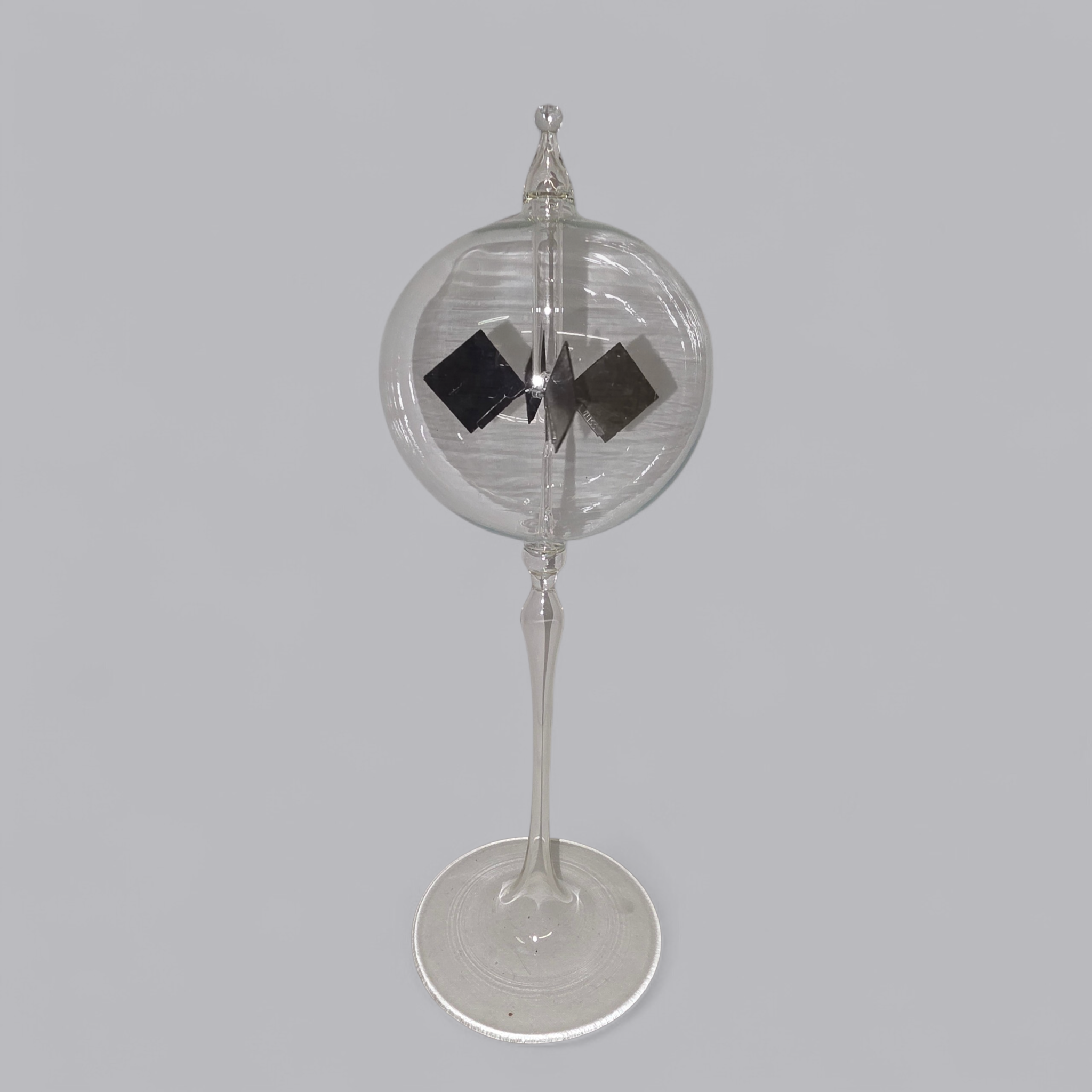Eleganter Glasradiometer im filigranen Design