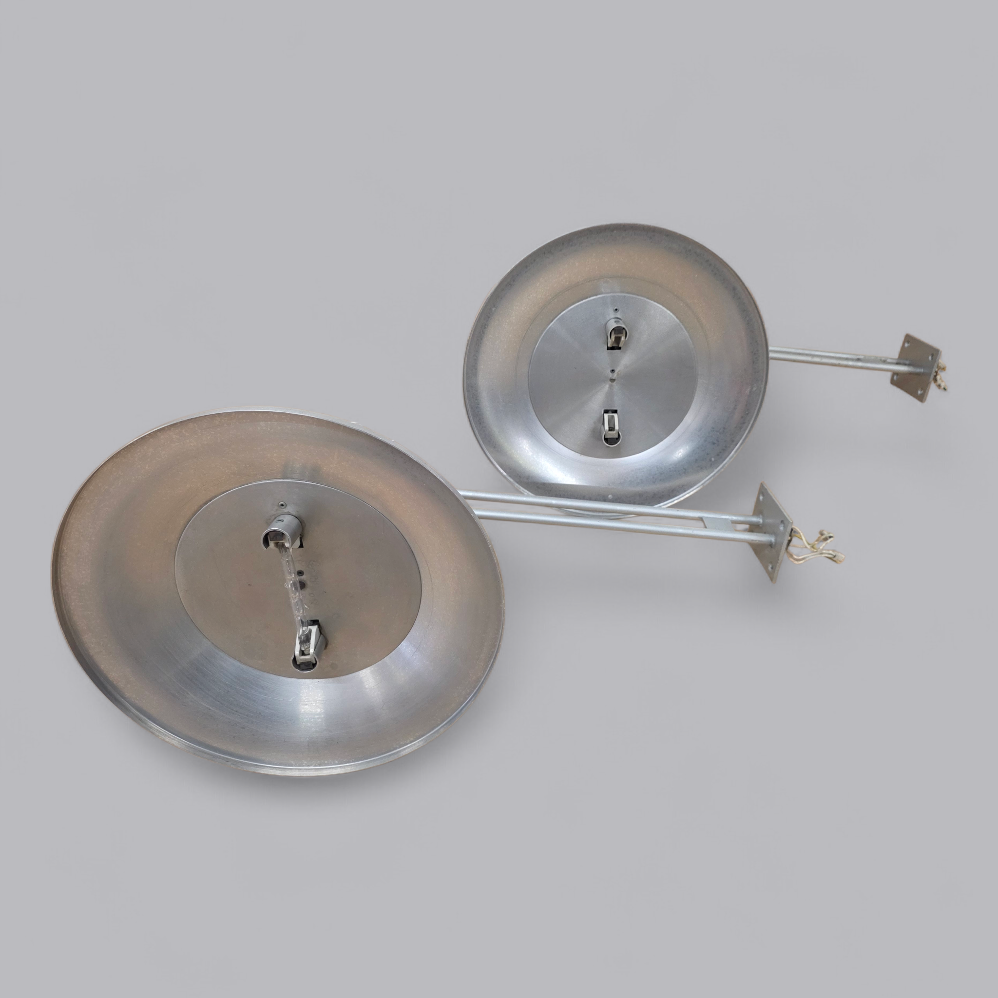 Retro-Futuristisches Aluminium Wandlampen Duo