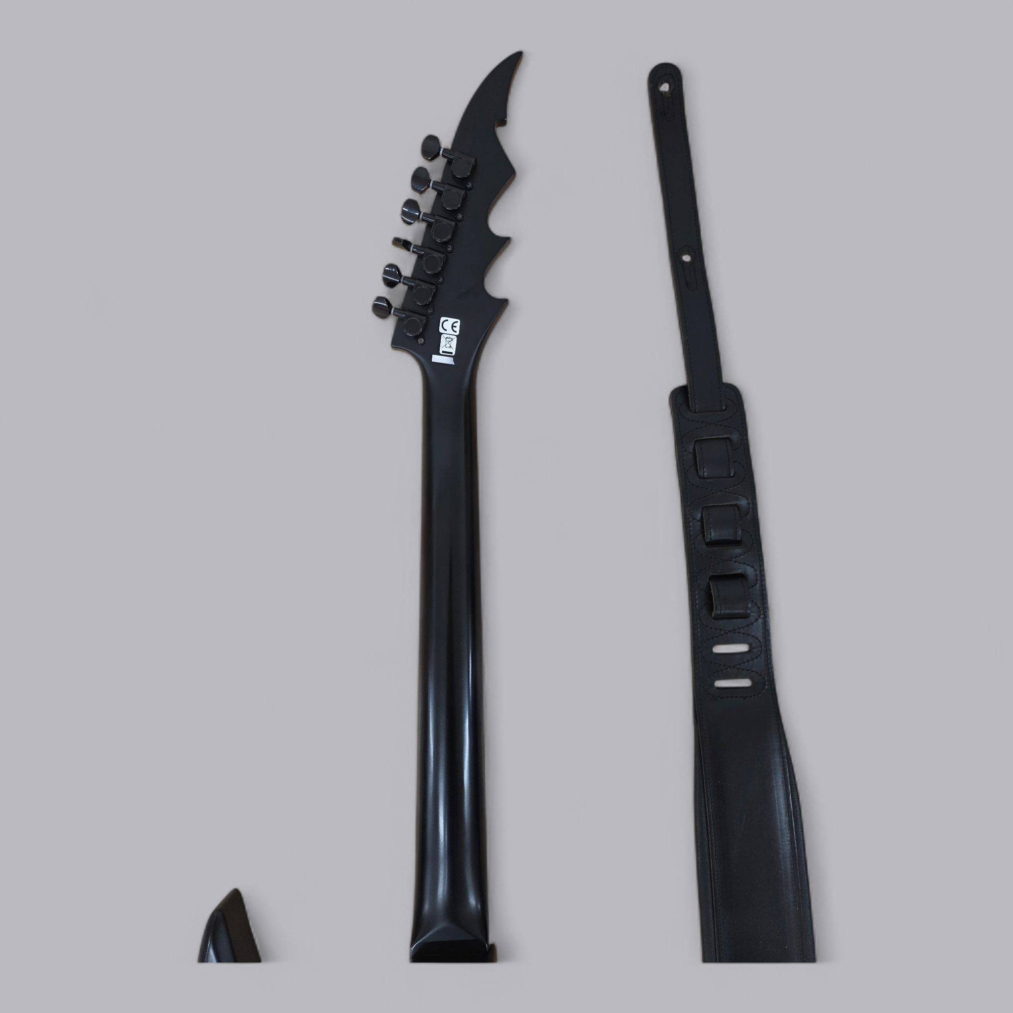 Firewood E-Gitarre – Aggressives Design in Matt-Schwarz