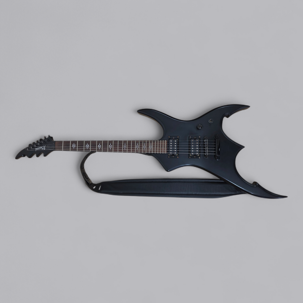 Firewood E-Gitarre – Aggressives Design in Matt-Schwarz
