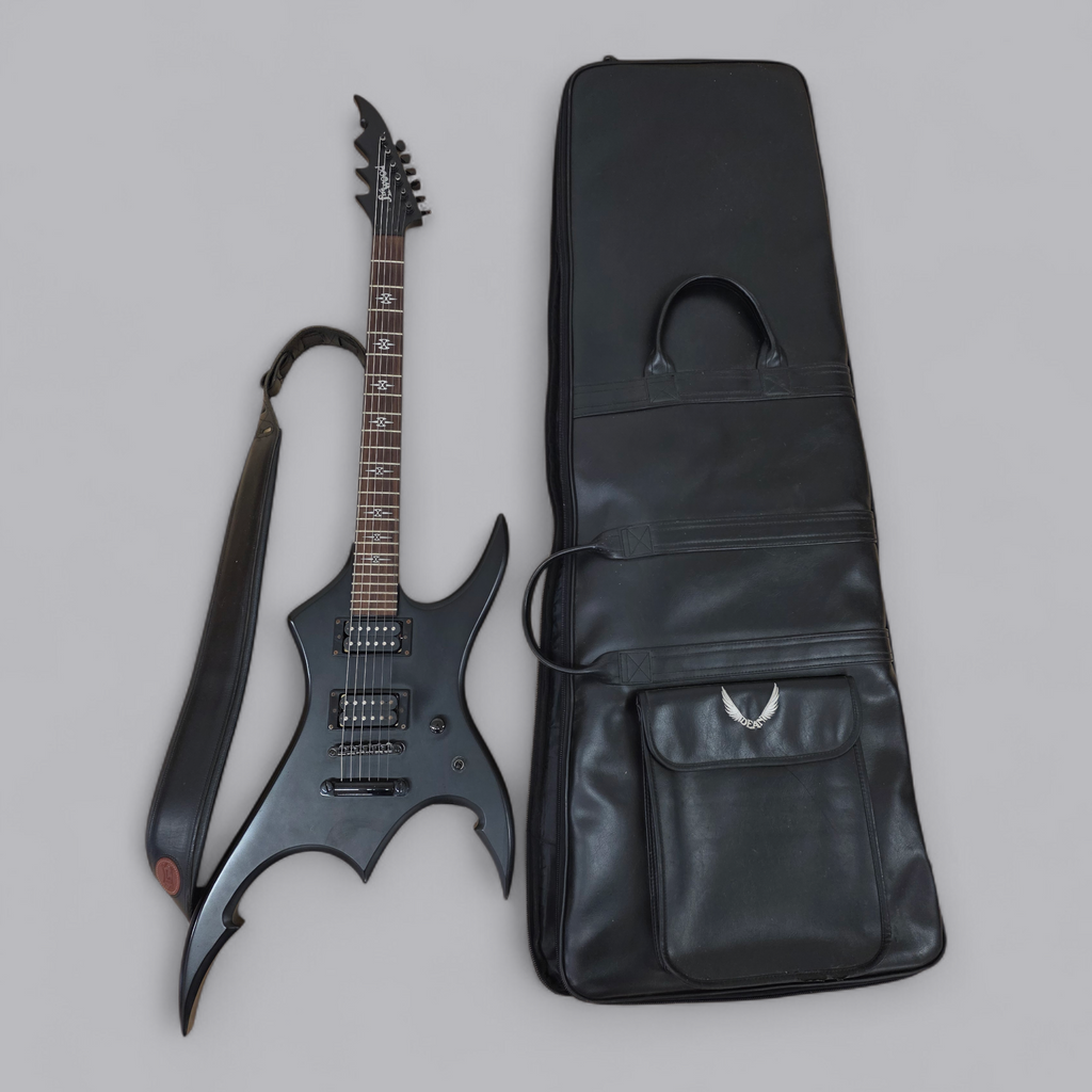 Firewood E-Gitarre – Aggressives Design in Matt-Schwarz