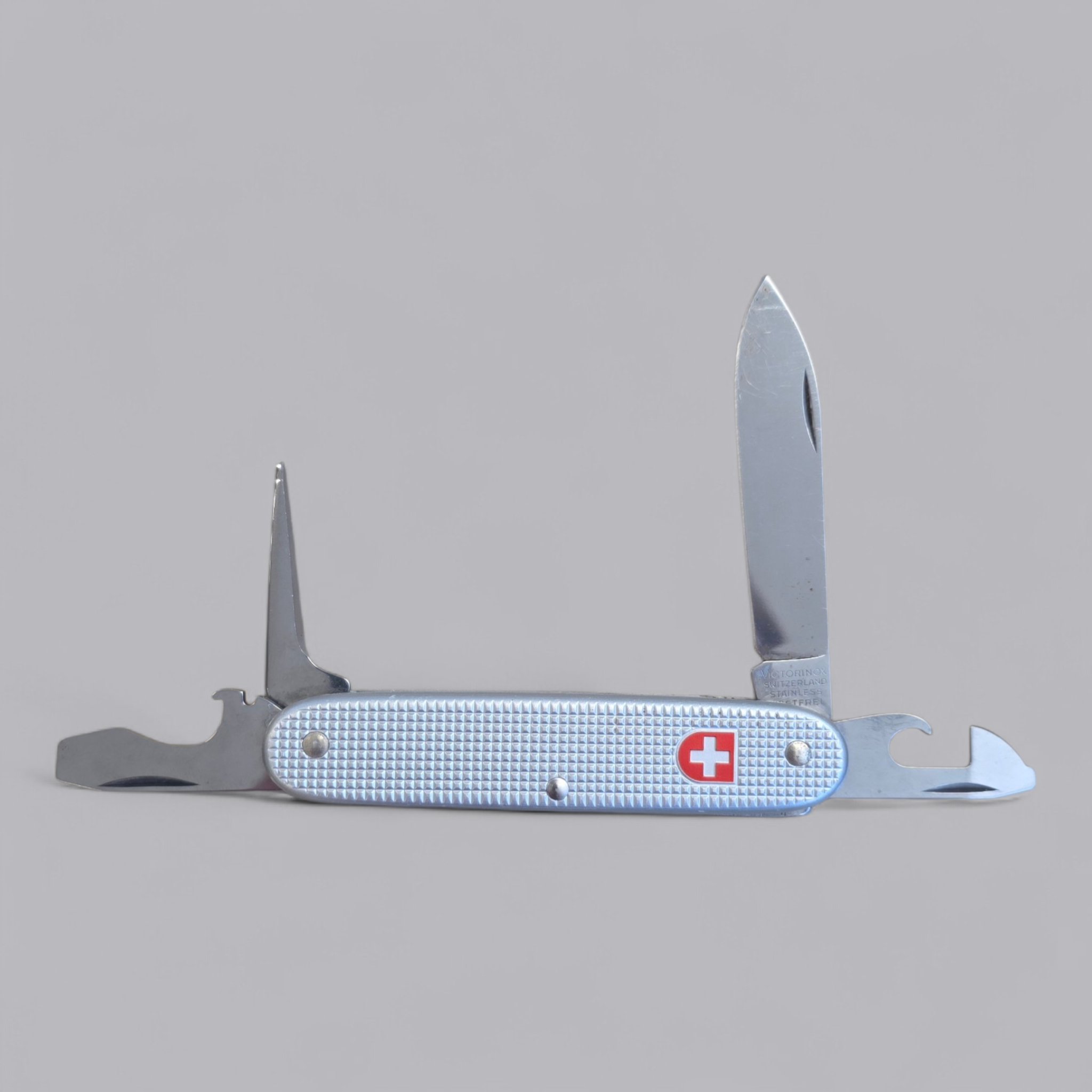 Schweizer Präzision für die Hosentasche: Victorinox Alox Pioneer