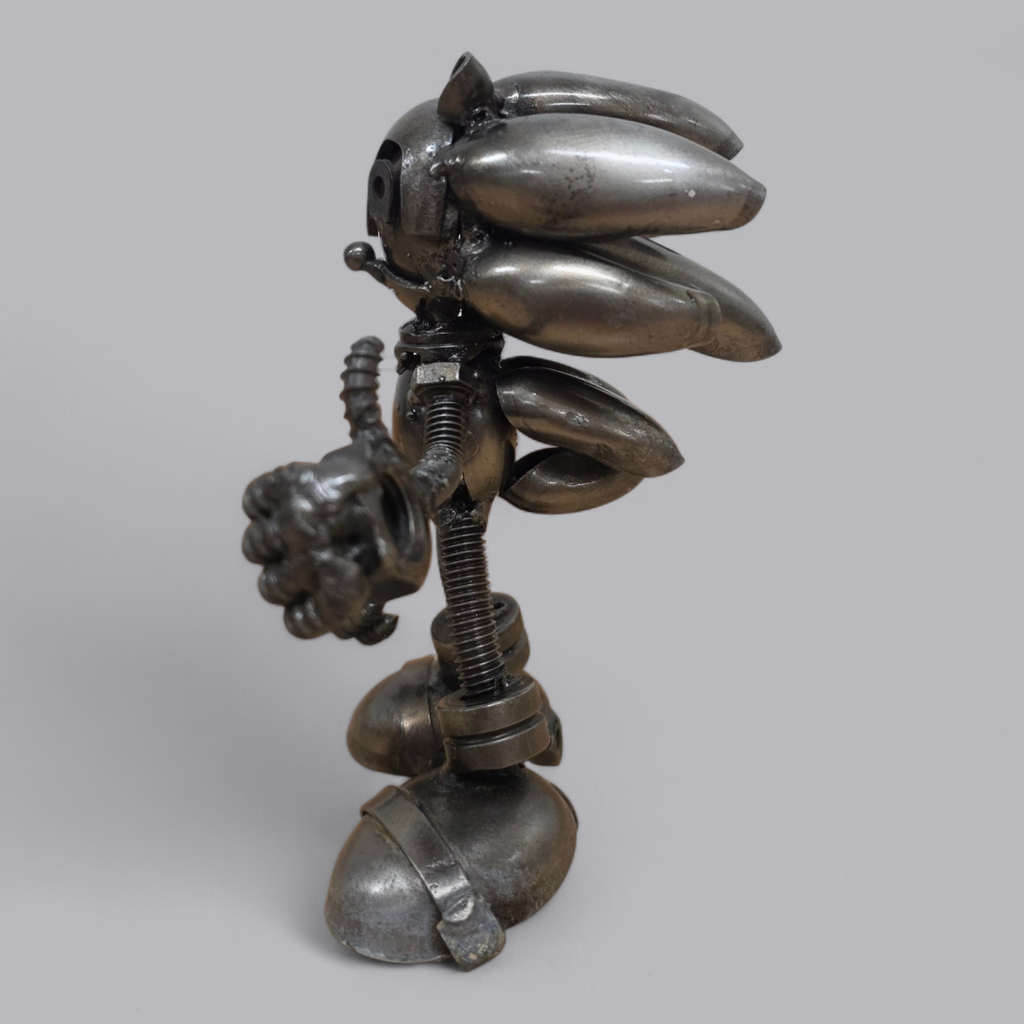 Sonic the Hedgehog Skulptur aus recyceltem Altmetall