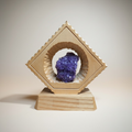 Handgearbeitetes Amethyst-Arrangement im Holzrahmen