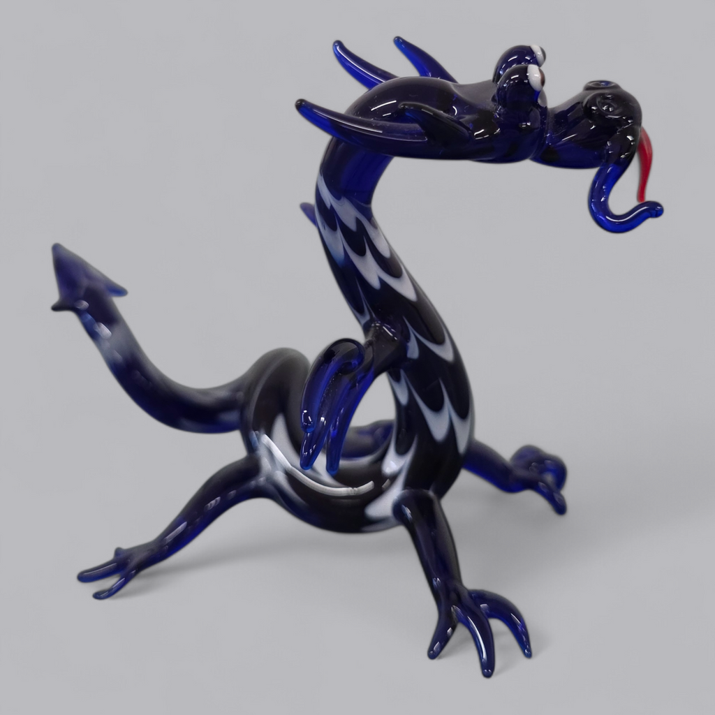 Mystischer Glasdrache in Handarbeit