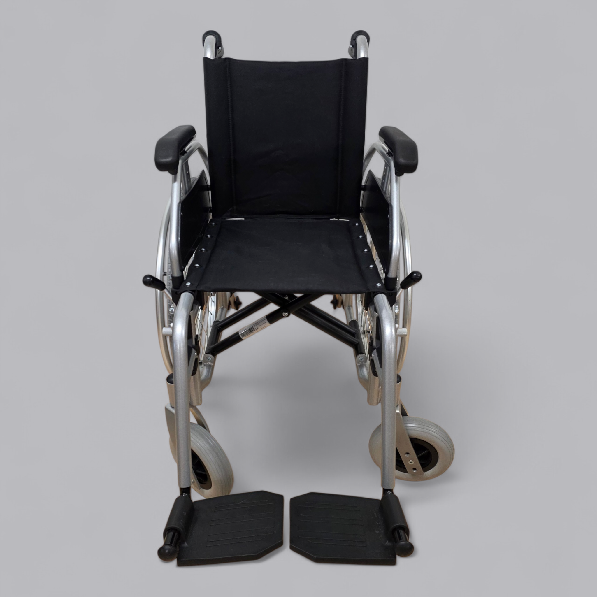 Mobicare Standard-Rollstuhl in neuwertigem Zustand