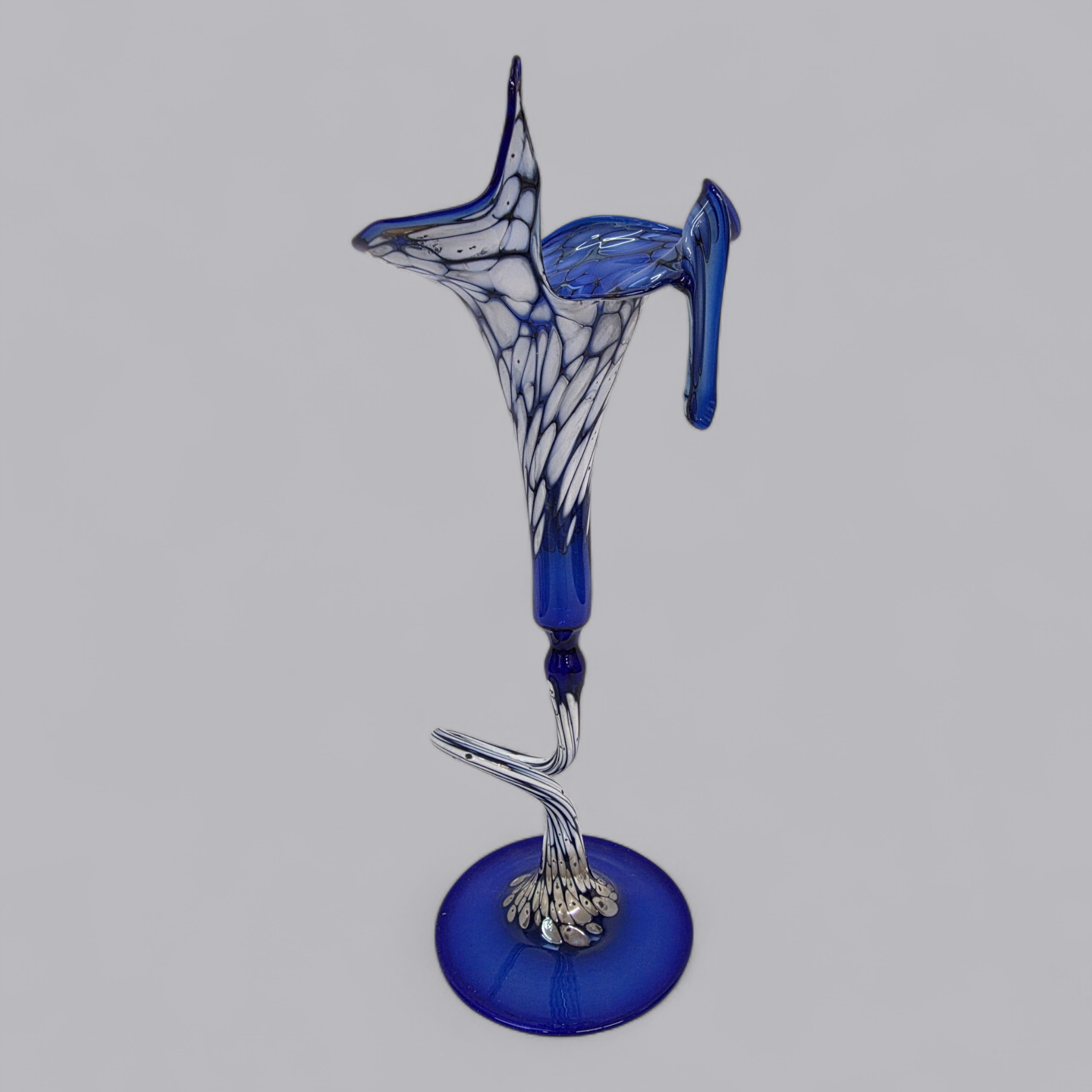 Filigrane Murano-Stil Kunstvase in tiefem Kobaltblau