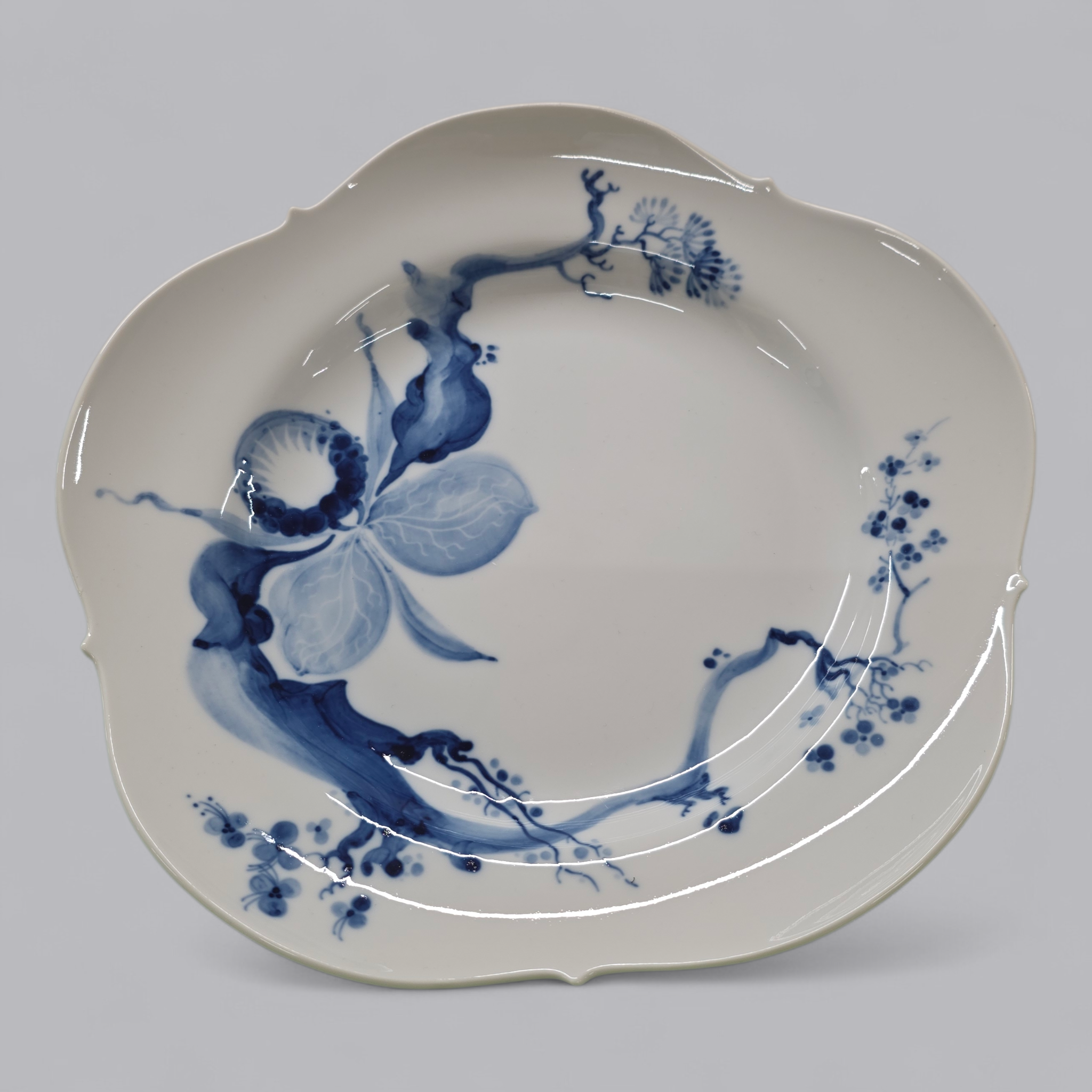 Meissen Prunkteller Blaue Orchidee – Handbemalte Perfektion