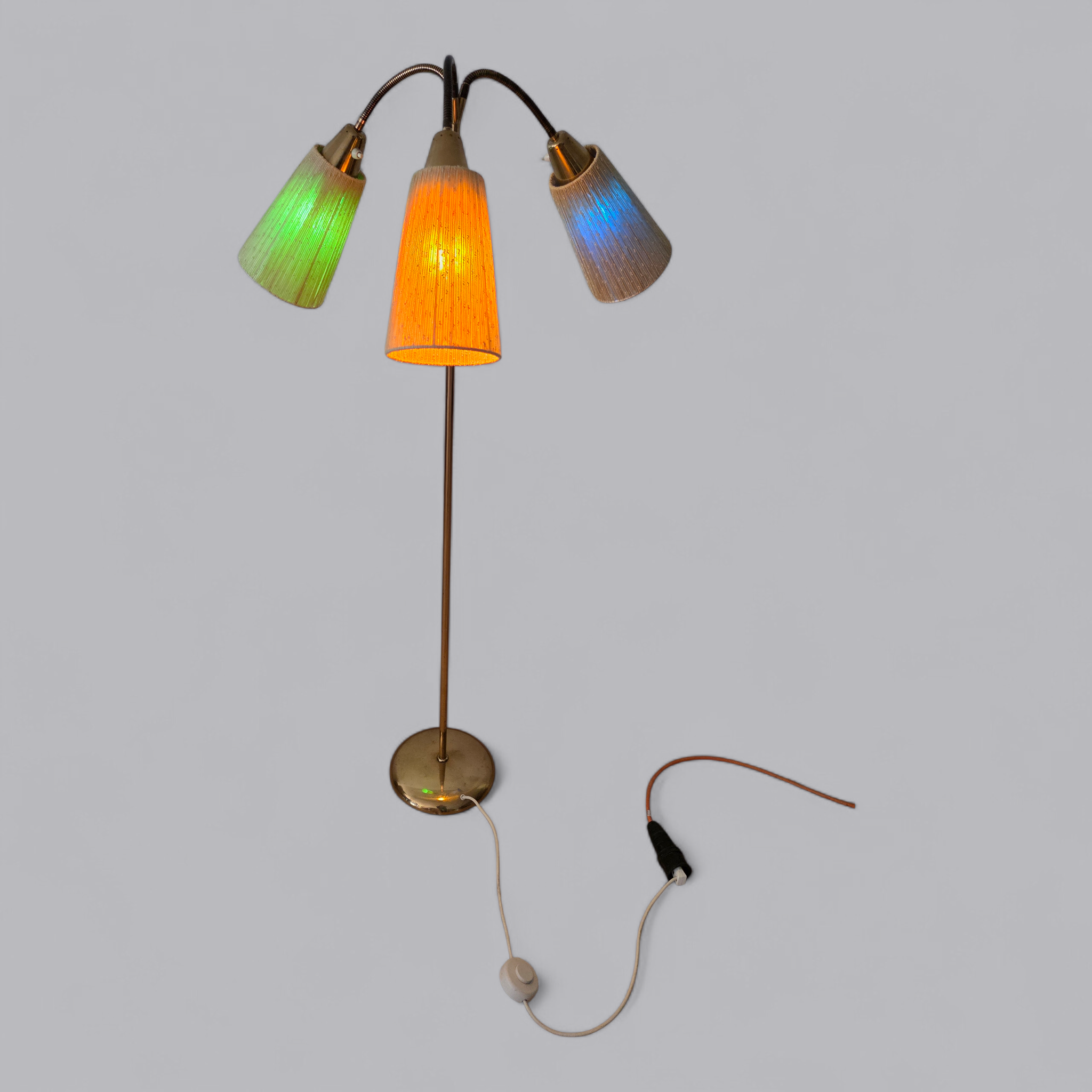 Vintage Stehlampe mit Messinggestell – Klassisches Design