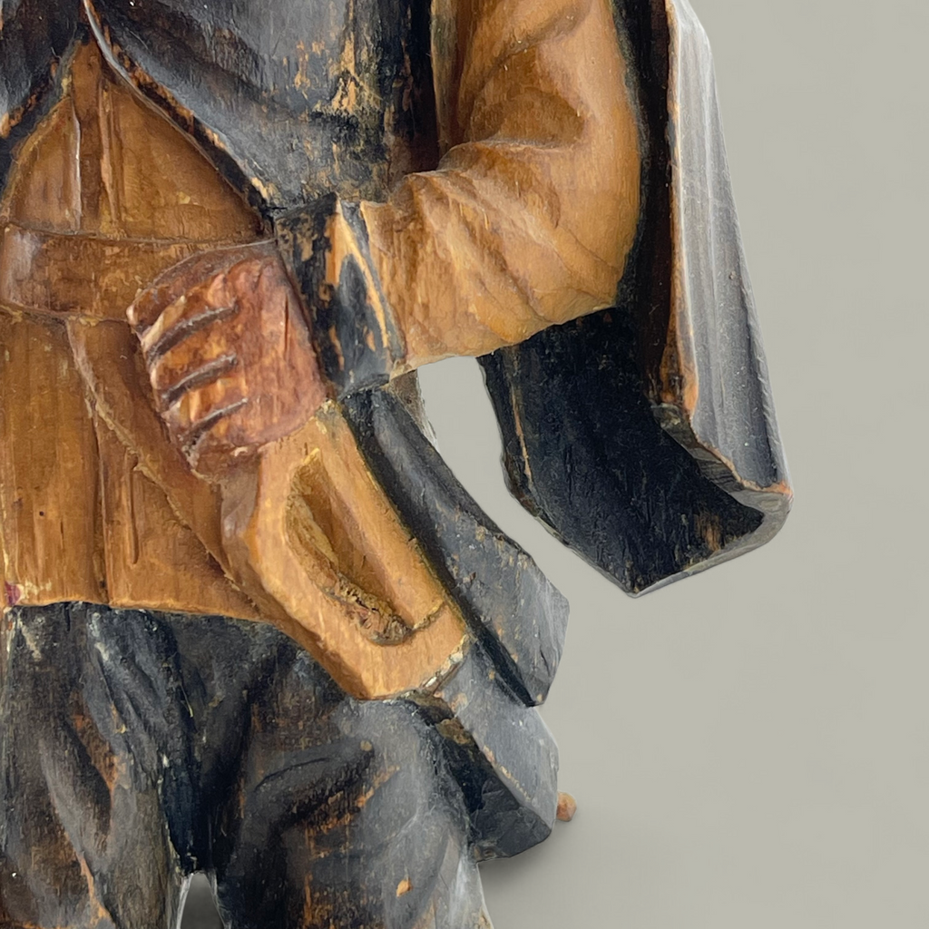 Handgeschnitzte Bürgi Originalfigur in historischer Tracht