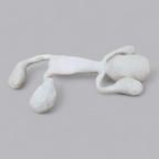 Abstrakte Gips-Skulptur – Liegende Figur