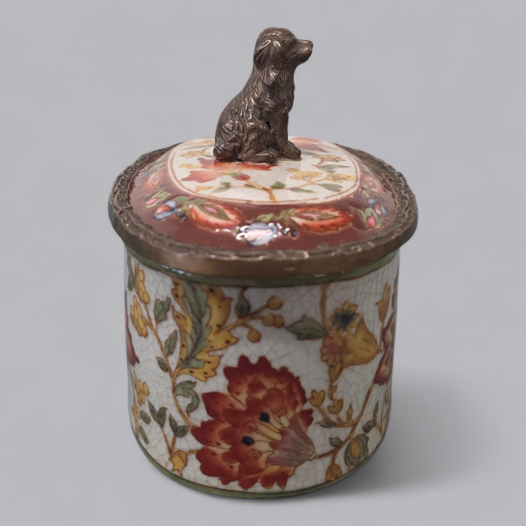 Antike Porzellandose Wong Lee 1895 mit Hundefigur