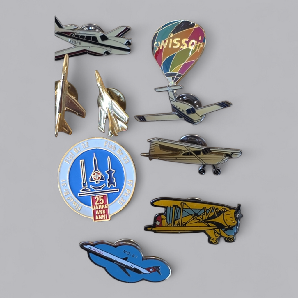Exklusives Aviatik & Swissair Pin-Set – 22-teilig