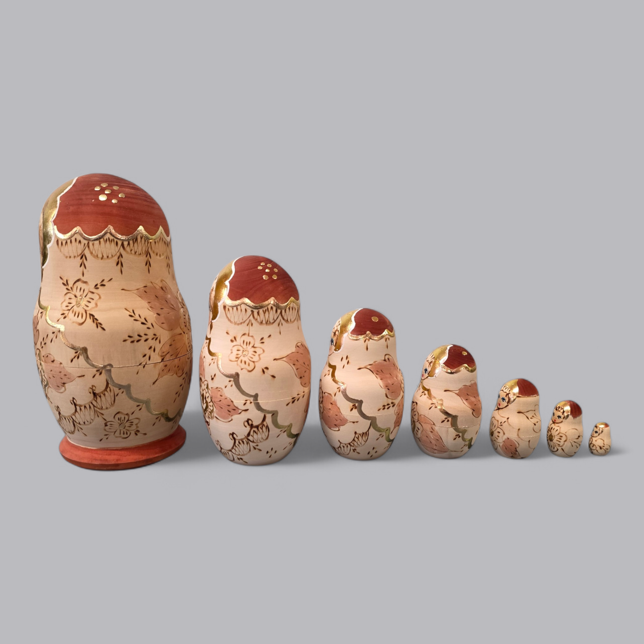 Matroschka – Set aus 7 Holzpuppen (grösste ca. 20 cm)