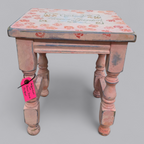 Upcycling Beistelltisch im verspielten Vintage Shabby Chic Stil