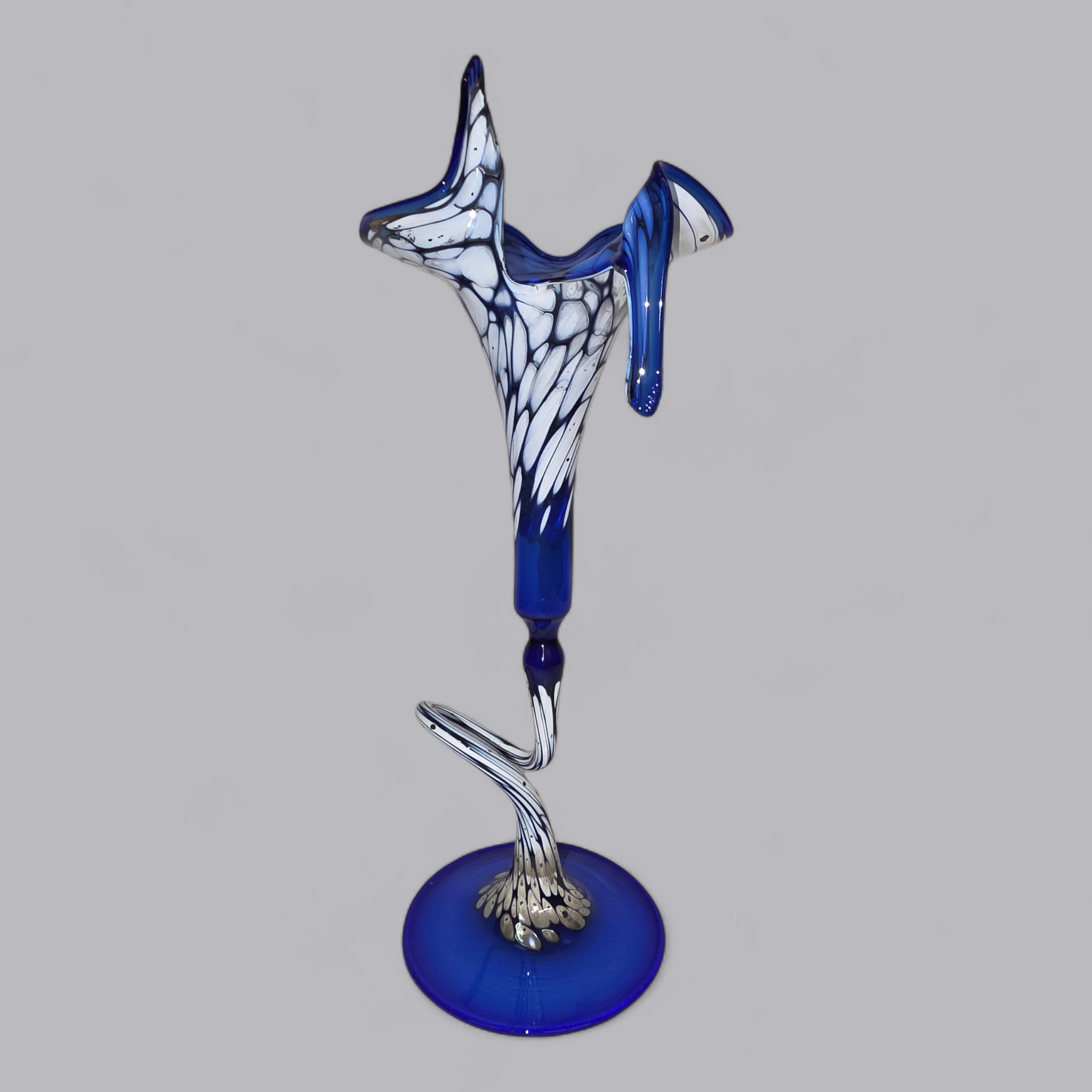 Filigrane Murano-Stil Kunstvase in tiefem Kobaltblau