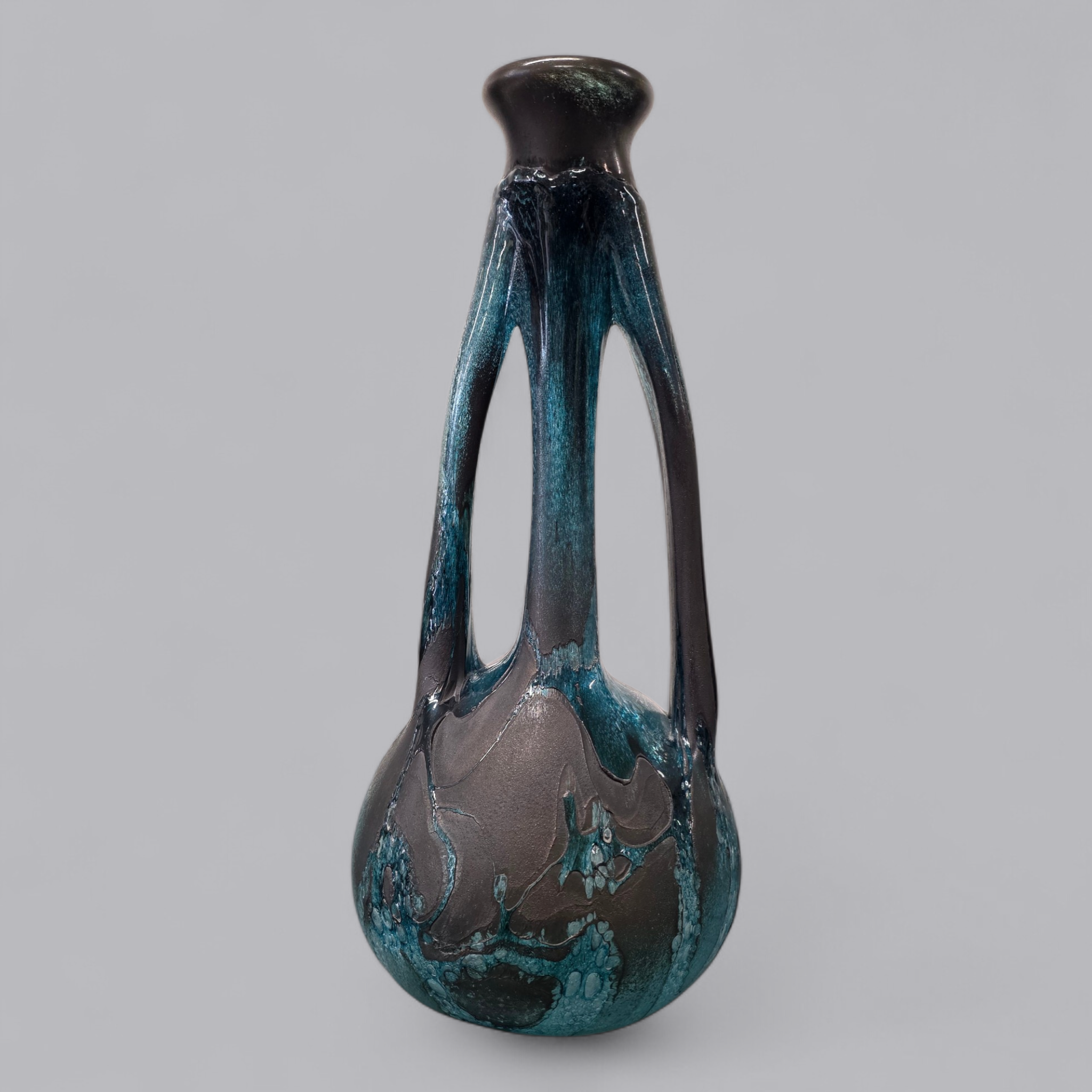 Majestätischer Jugendstil: Grosse Art Nouveau Vase in Tropfenform