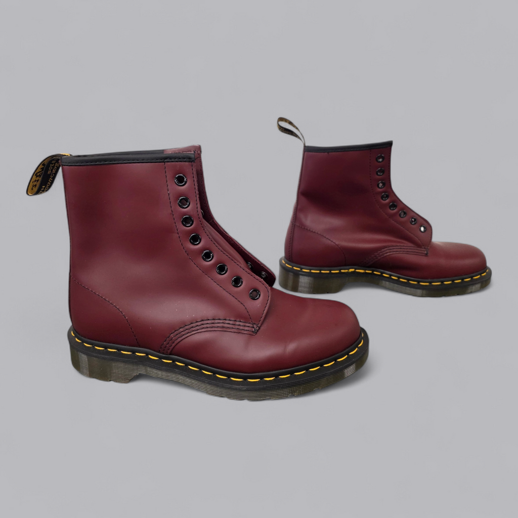 Kultige Dr. Martens Stiefel 1460 in klassischem Bordeaux