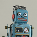 Nostalgischer Blechroboter mit Aufziehmechanismus
