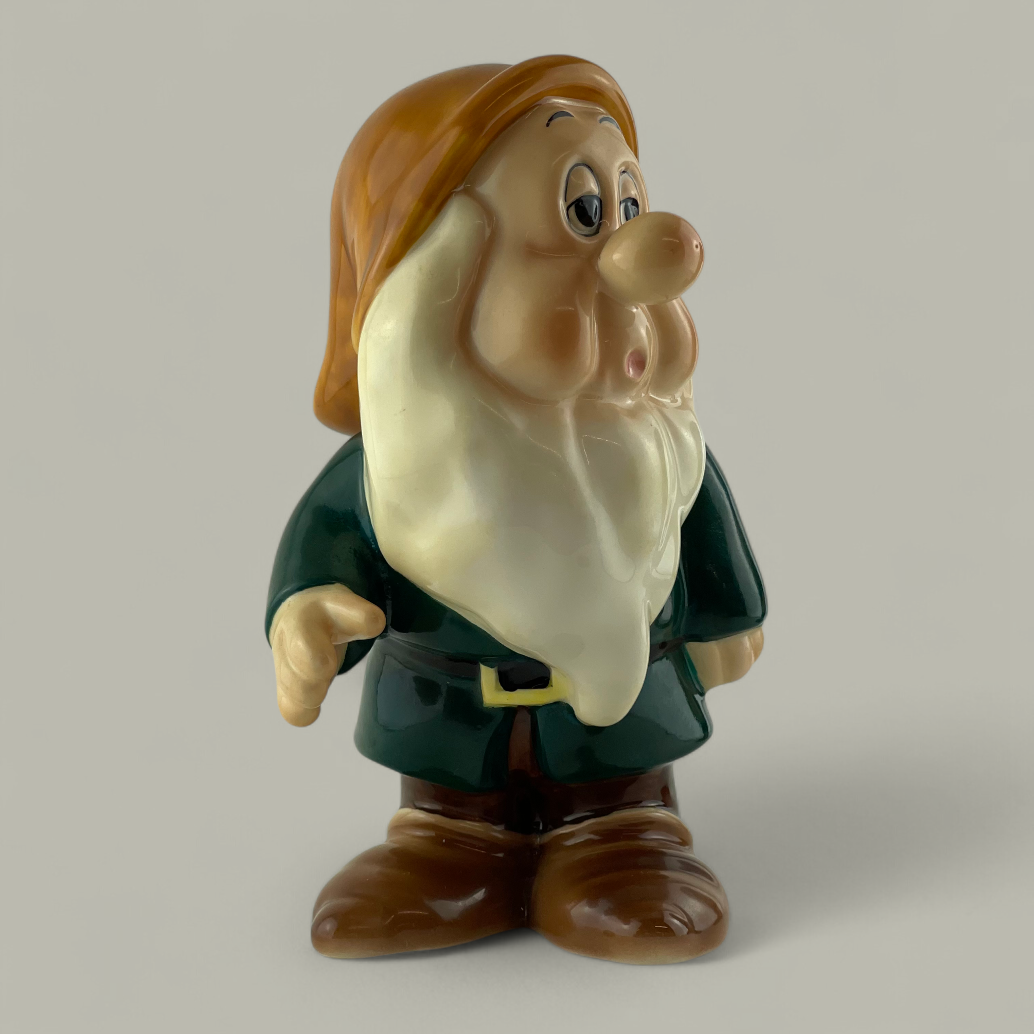 Nostalgische Disney Porzellanfigur  – Ein Herzstück für Sammler