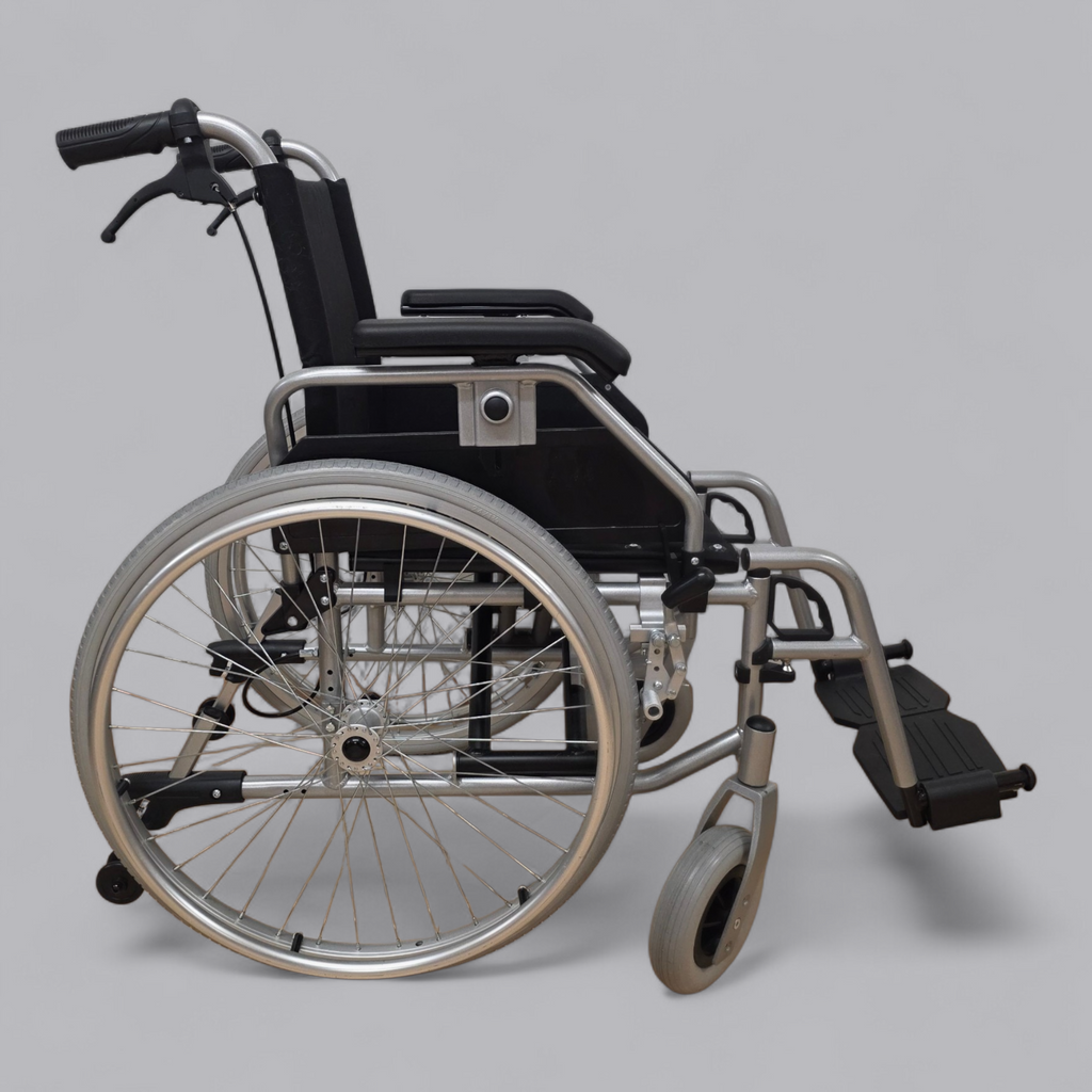 Mobicare Standard-Rollstuhl in neuwertigem Zustand