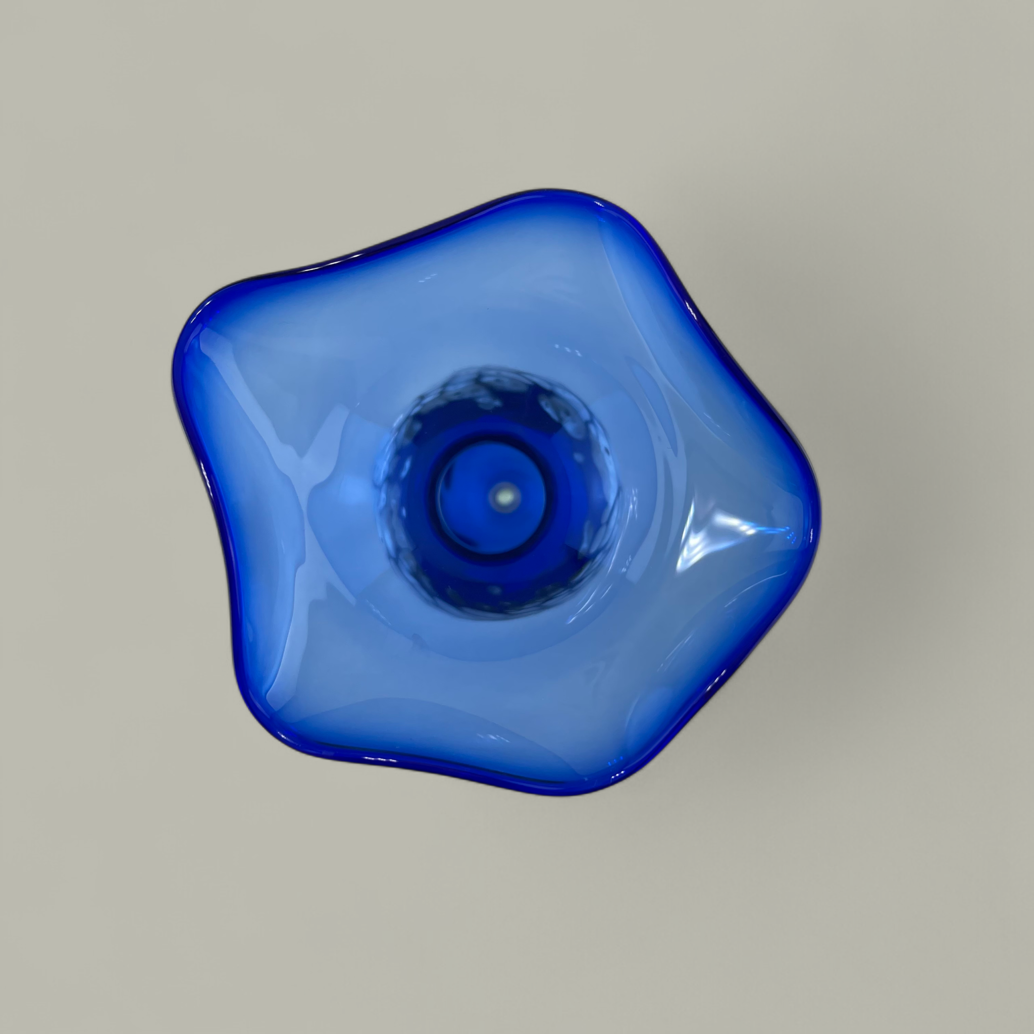 Glasvase Blau mit Einschlüssen – Kunstglas