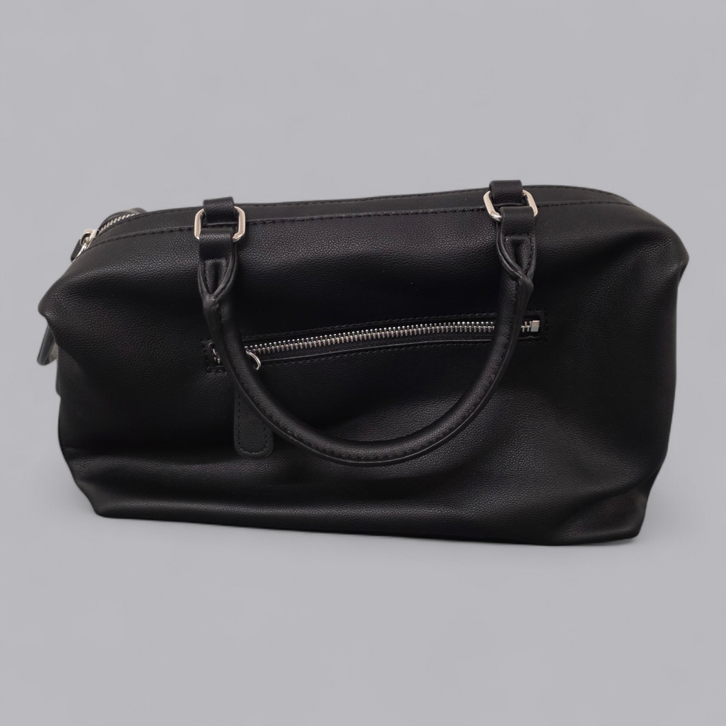 Elegante Guess Handtasche – Klassisches Schwarz – Neuwertig