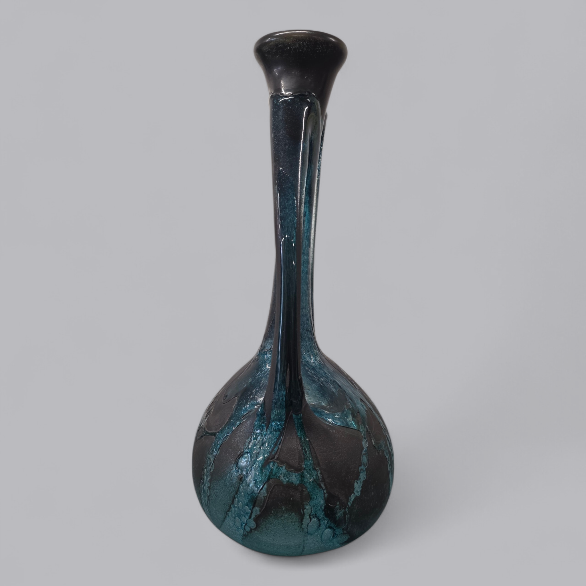 Majestätischer Jugendstil: Grosse Art Nouveau Vase in Tropfenform