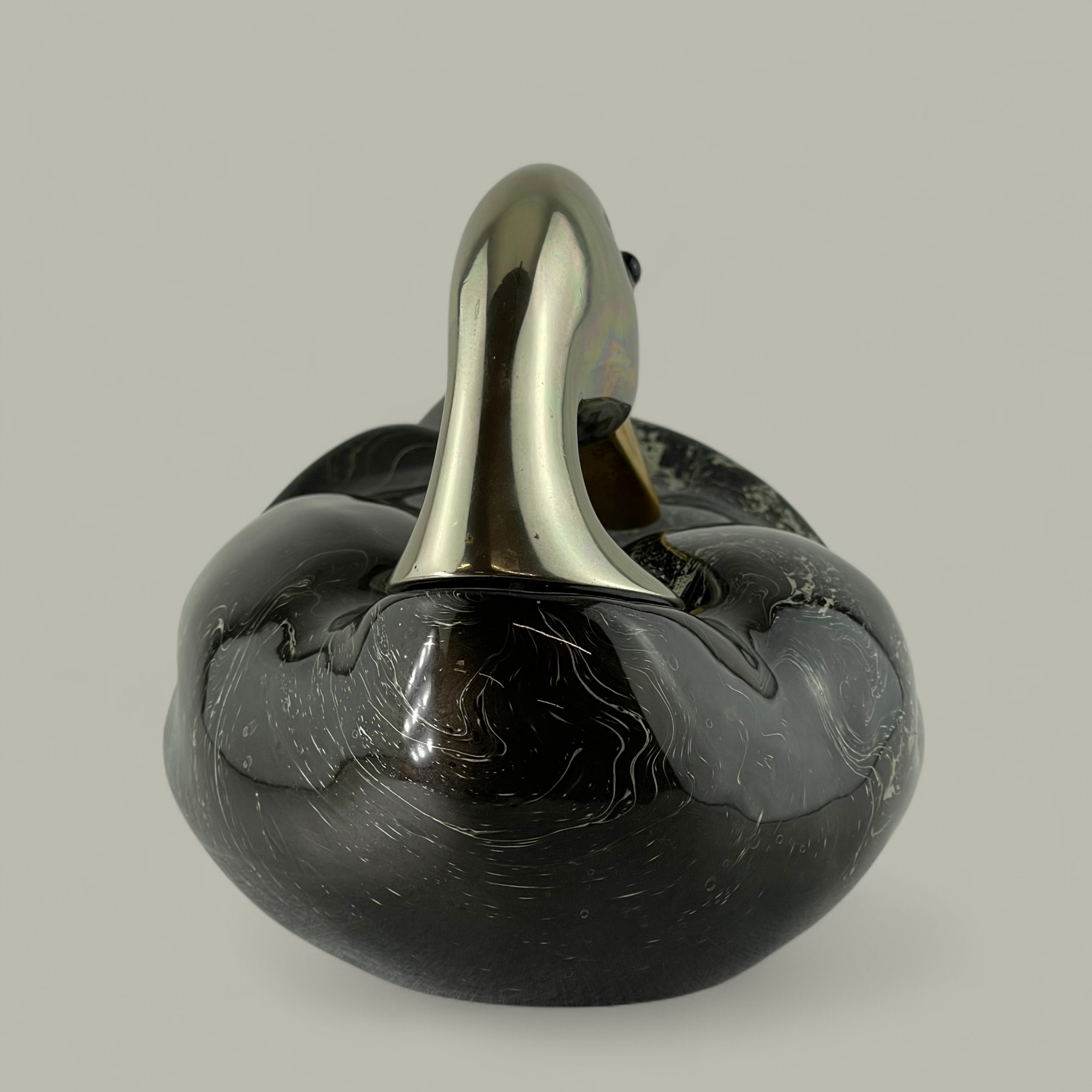 Skulptur Ente – Schwarz-Weiss Dekor