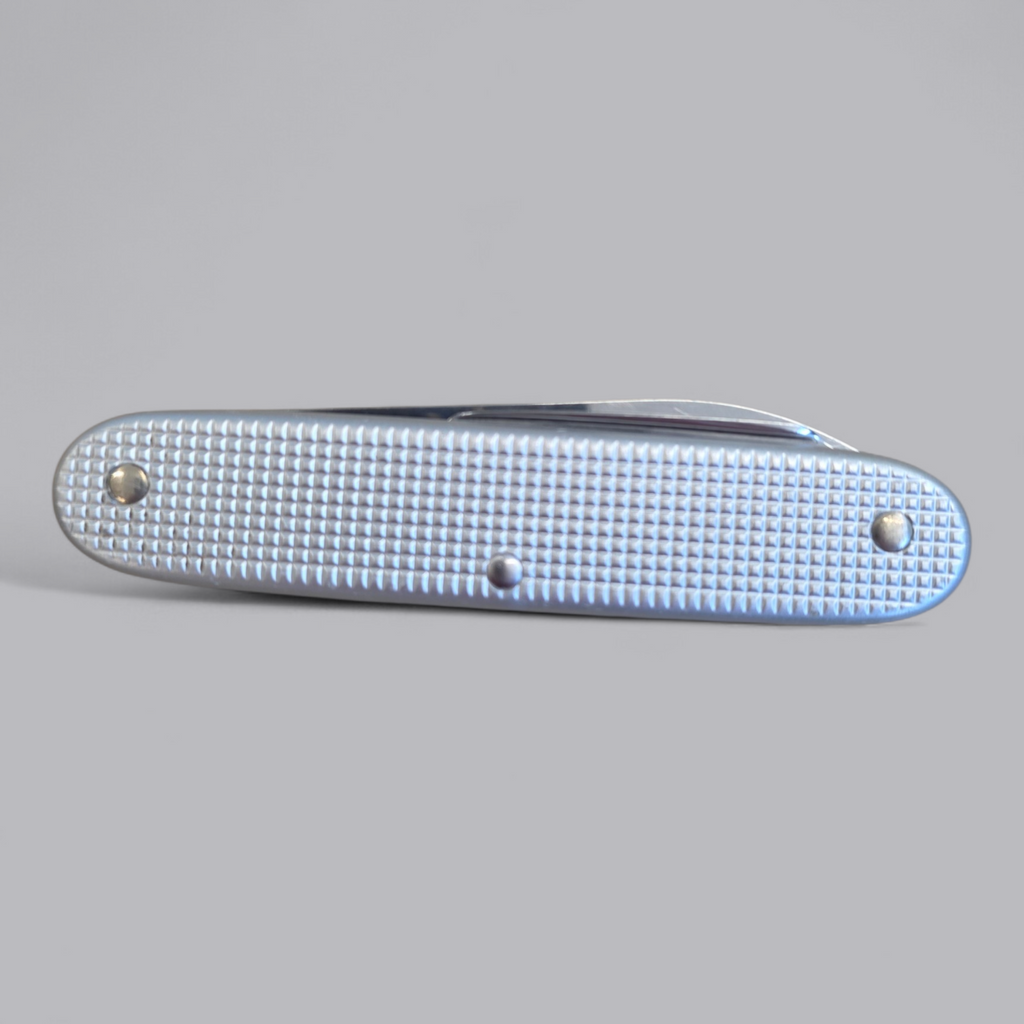 Schweizer Präzision für die Hosentasche: Victorinox Alox Pioneer