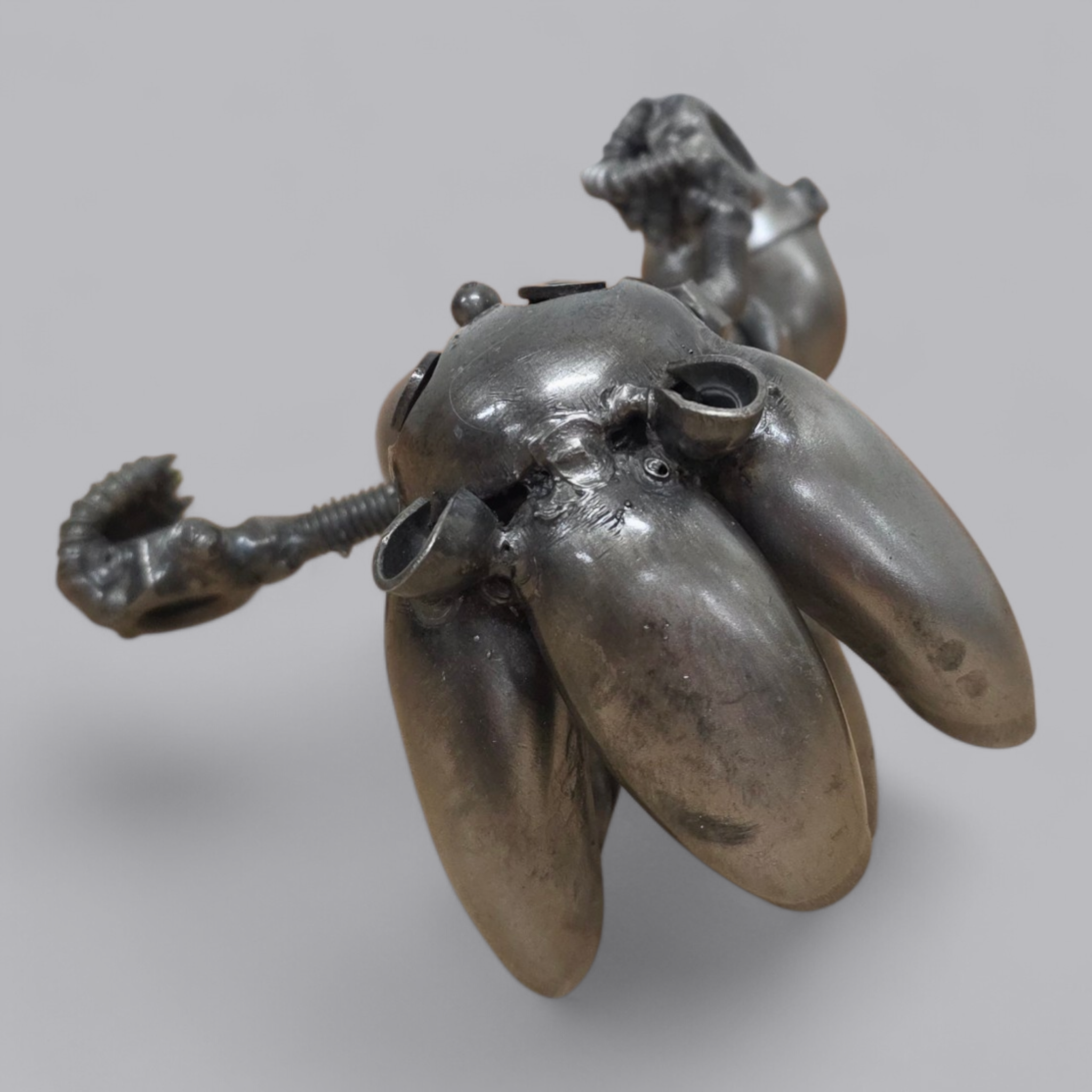 Sonic the Hedgehog Skulptur aus recyceltem Altmetall