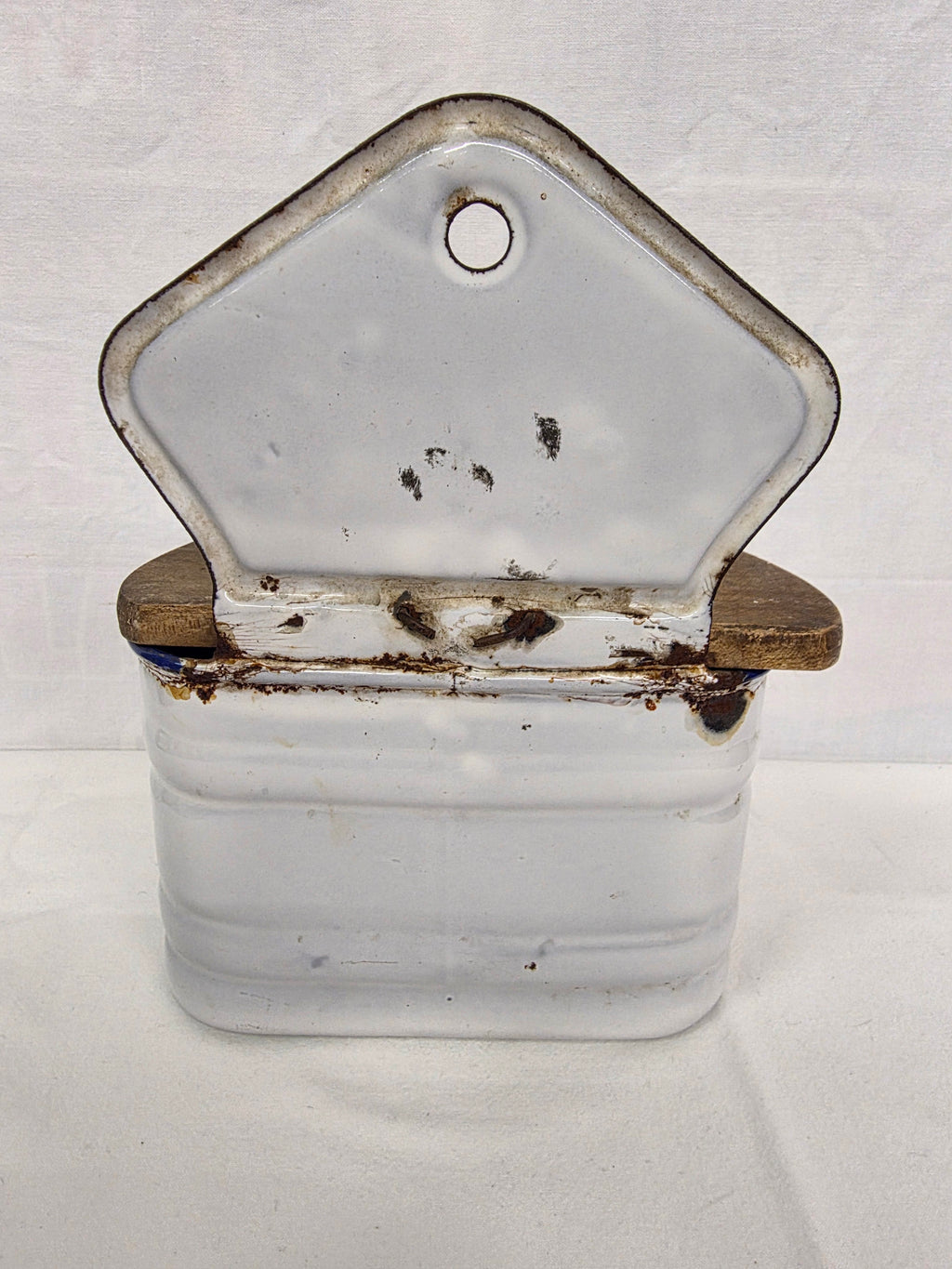 Vintage emaillierter Salzbehälter mit Holzdeckel