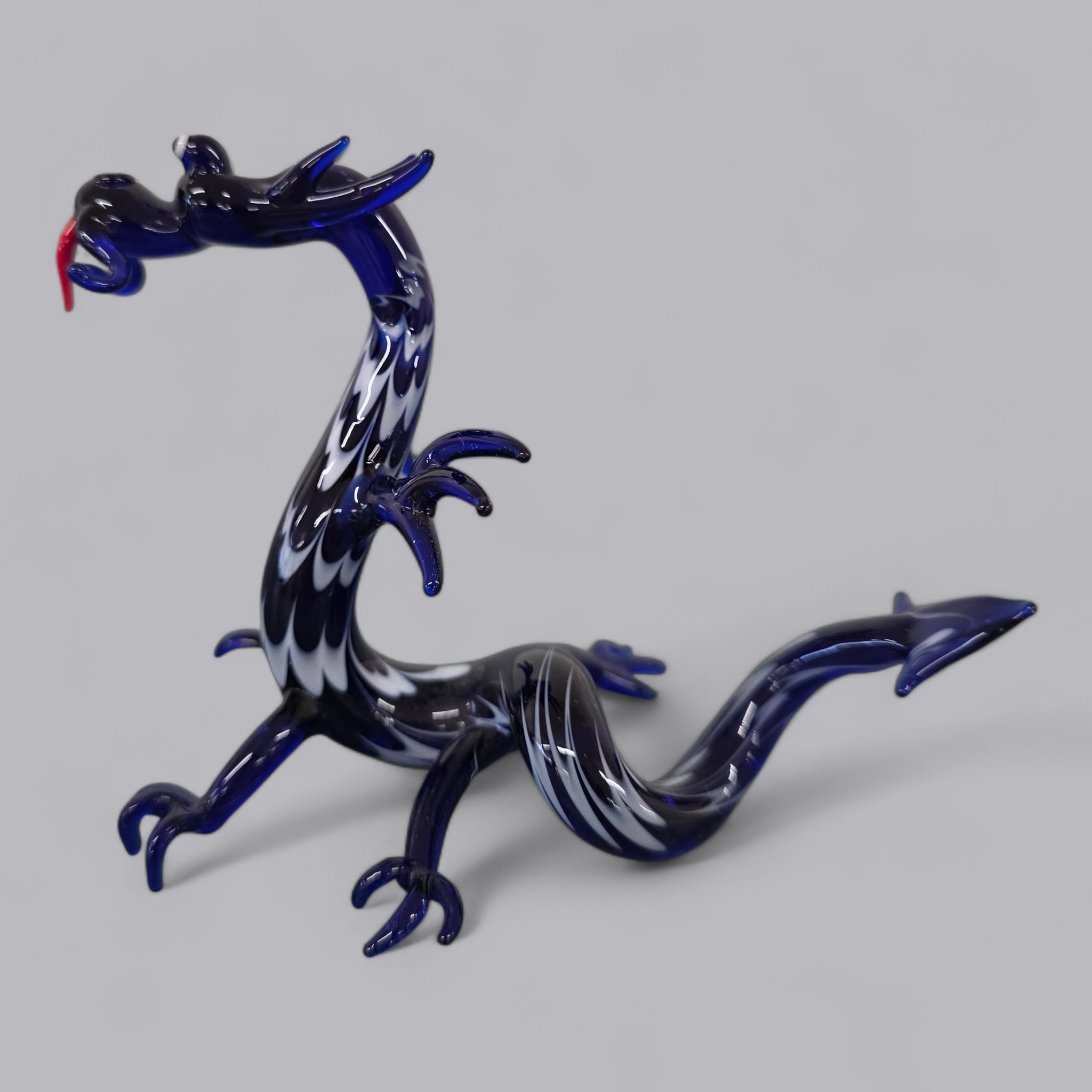 Mystischer Glasdrache in Handarbeit