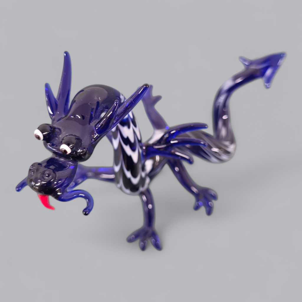 Mystischer Glasdrache in Handarbeit