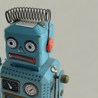 Nostalgischer Blechroboter mit Aufziehmechanismus