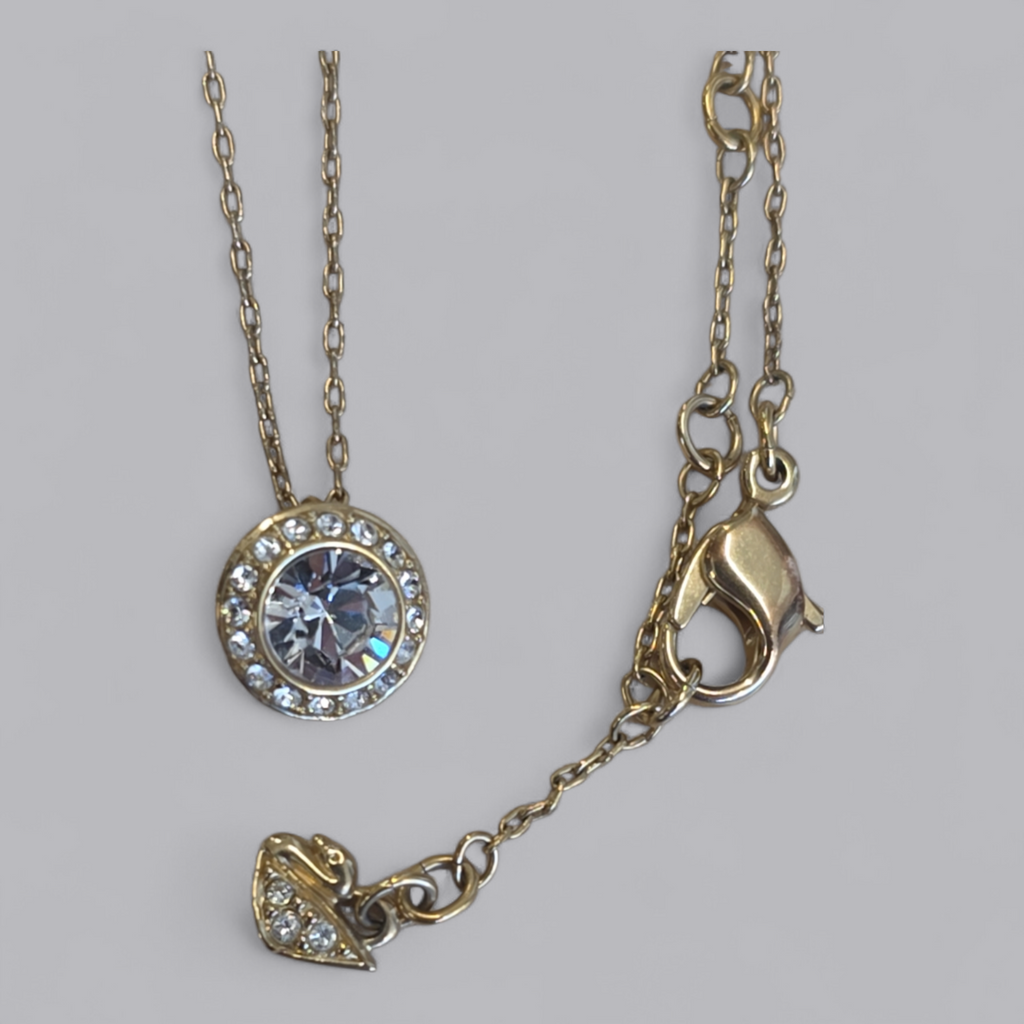 Funkelnde Swarovski Halskette mit Solitär-Anhänger