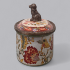 Antike Porzellandose Wong Lee 1895 mit Hundefigur