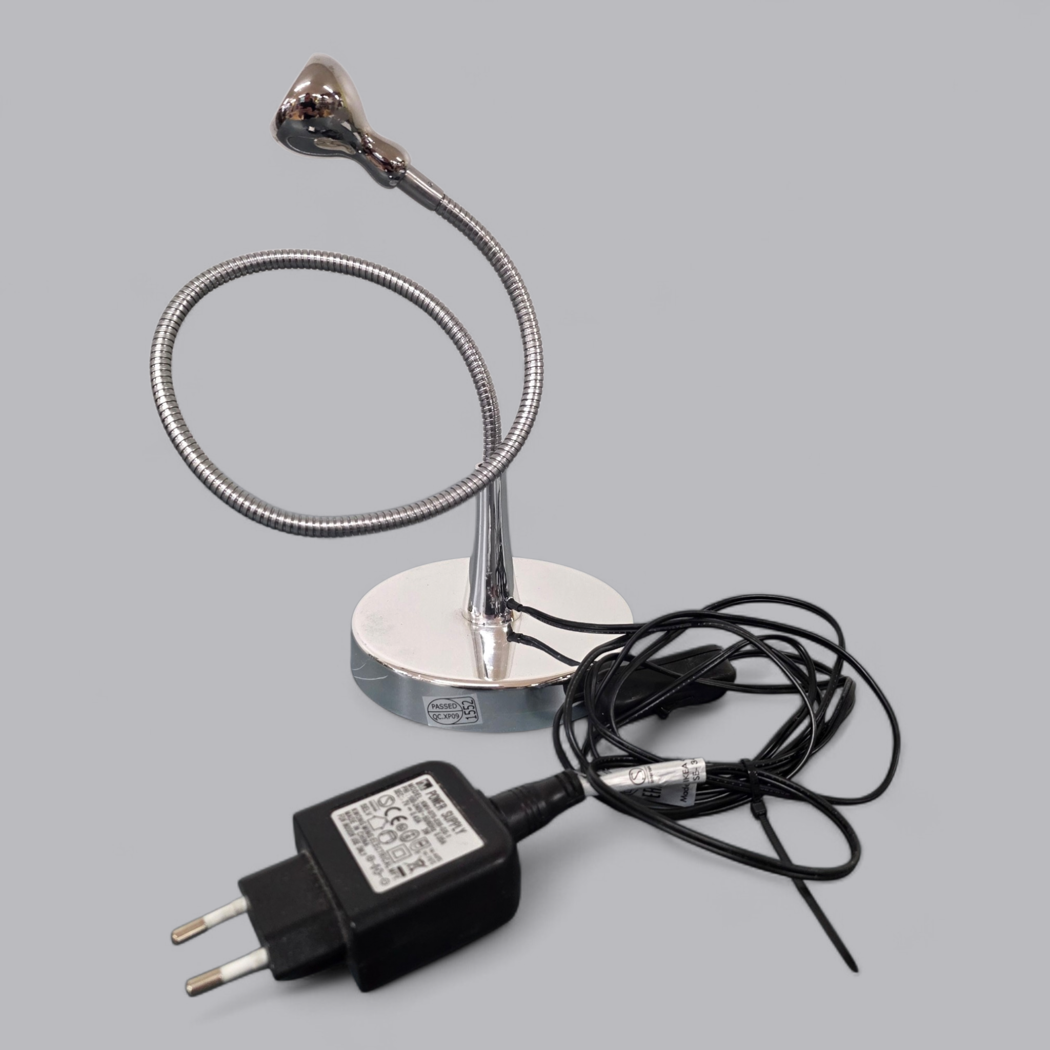 Schwanenhals Schreibtischlampe – Chrom-Design & Flexibel