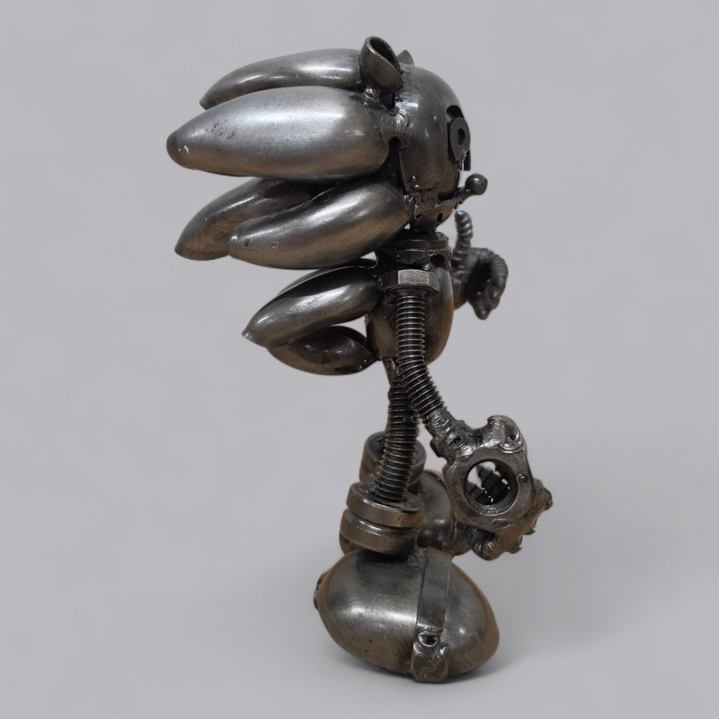 Sonic the Hedgehog Skulptur aus recyceltem Altmetall