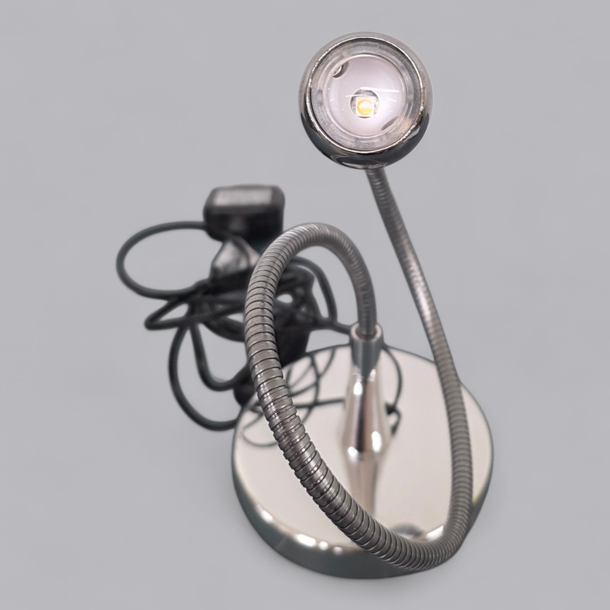 Schwanenhals Schreibtischlampe – Chrom-Design & Flexibel