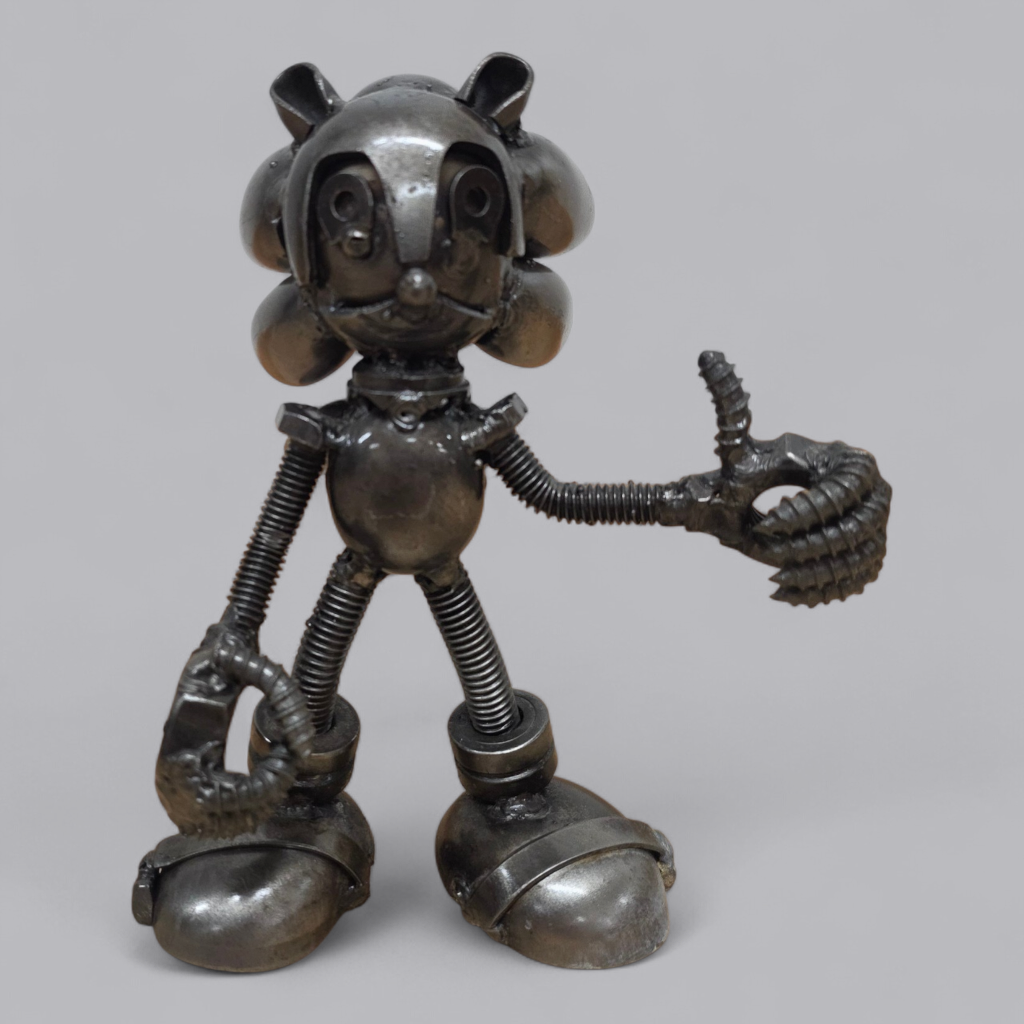 Sonic the Hedgehog Skulptur aus recyceltem Altmetall