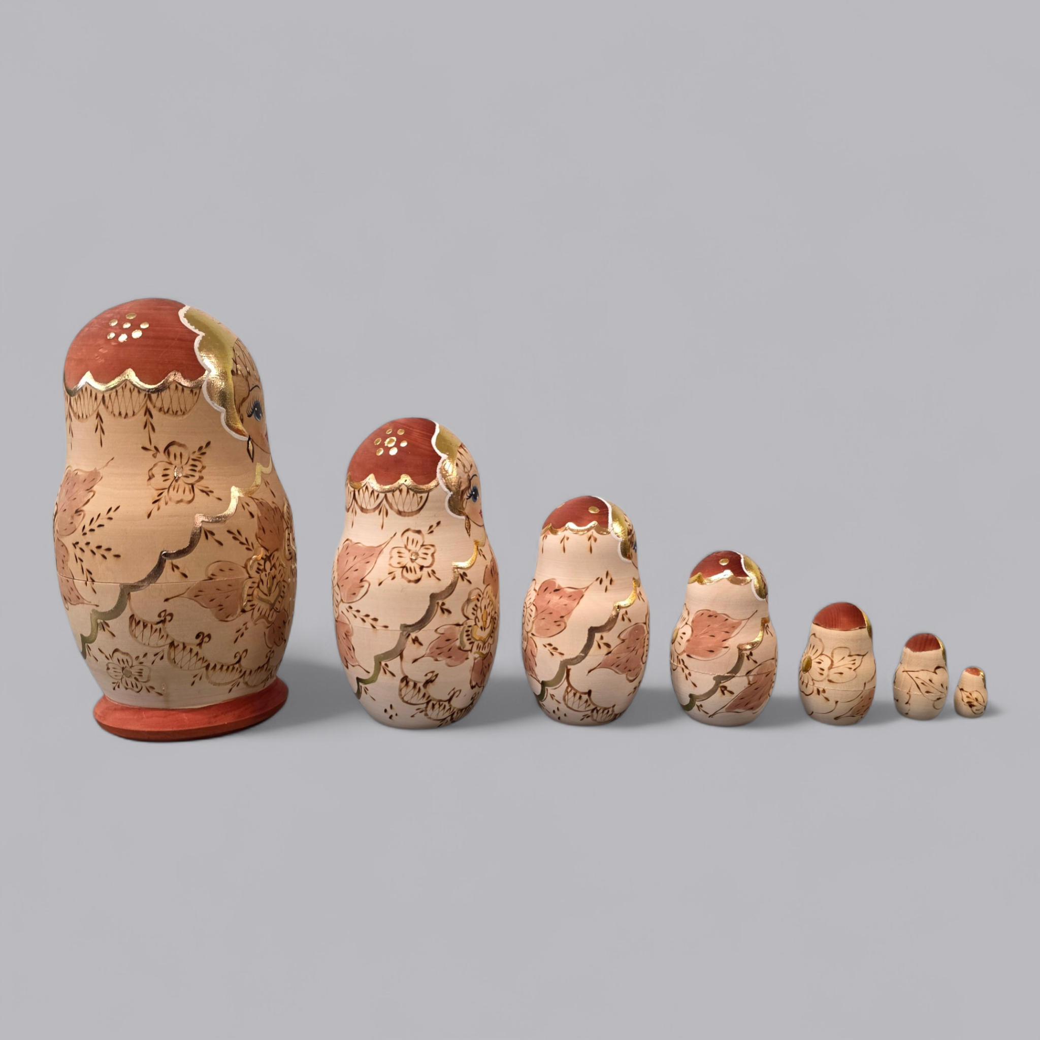 Matroschka – Set aus 7 Holzpuppen (grösste ca. 20 cm)